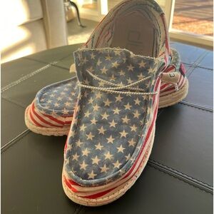 HEY DUDES. Wally US M11. Stars N Stripes. gently used but still in great shape.